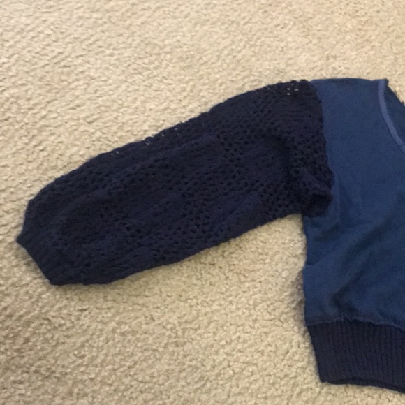 Tops - Picture 2 of 4